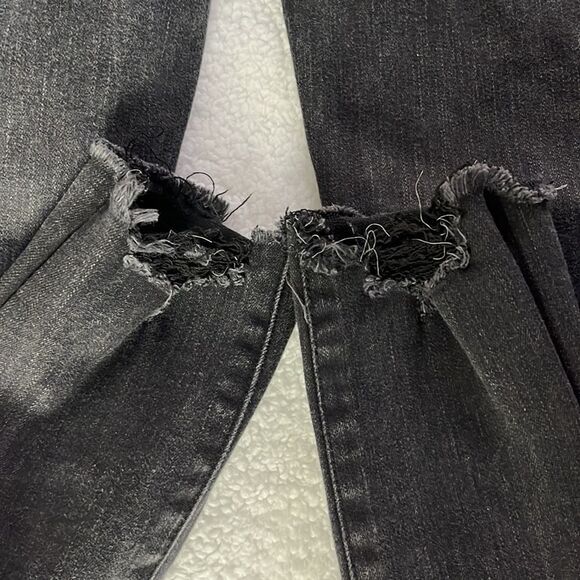 Abercrombie & Fitch Simone High Rise Ankle DESTROYED Jeans Size 24/00s - Picture 6 of 7